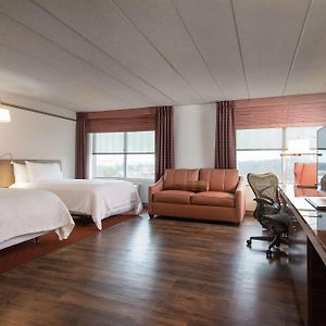 One-Bedroom Double Suite Mobility Hearing Access Tub